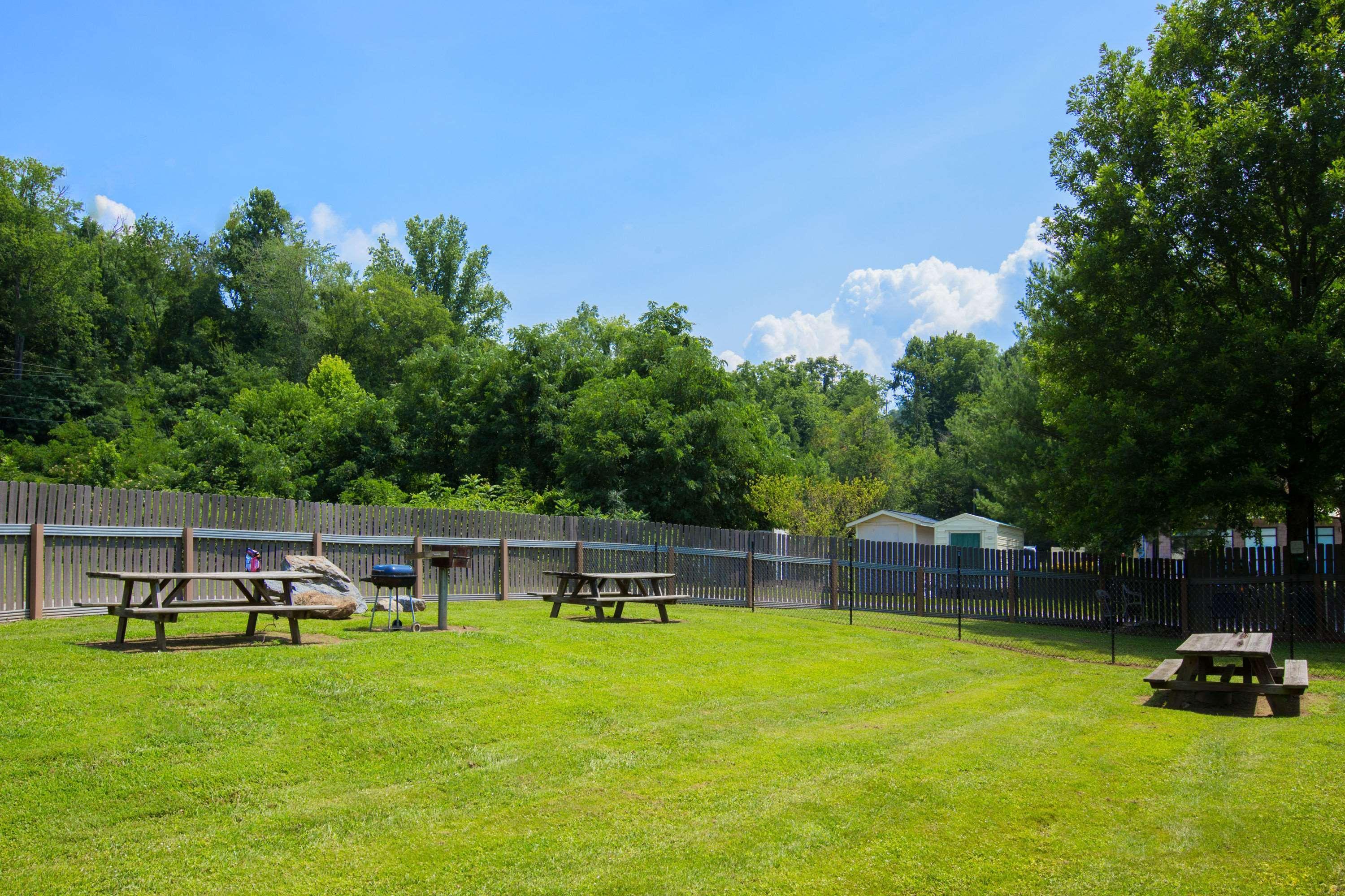 Microtel Inn & Suites By Wyndham Cherokee Esterno foto