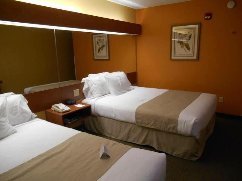 Microtel Inn & Suites By Wyndham Cherokee Esterno foto